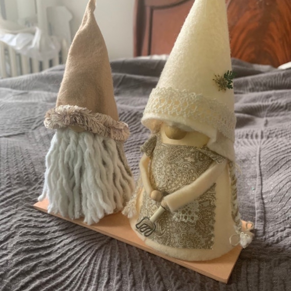 Spring Gnomes - Picture 2 of 6